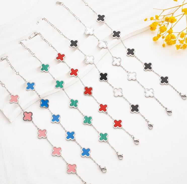 Luxury Clover Four Designer Fashion Charm Bracelets for Girls Women 18K Gold Silver Black White Red Green Brand Bracelet Wedding Party Jewelry
Luxury Clover Four Designer Fashion Charm Bracelets for Girls Women 18K Gold Silver Black White Red Green Brand Bracelet Wedding Party Jewelry