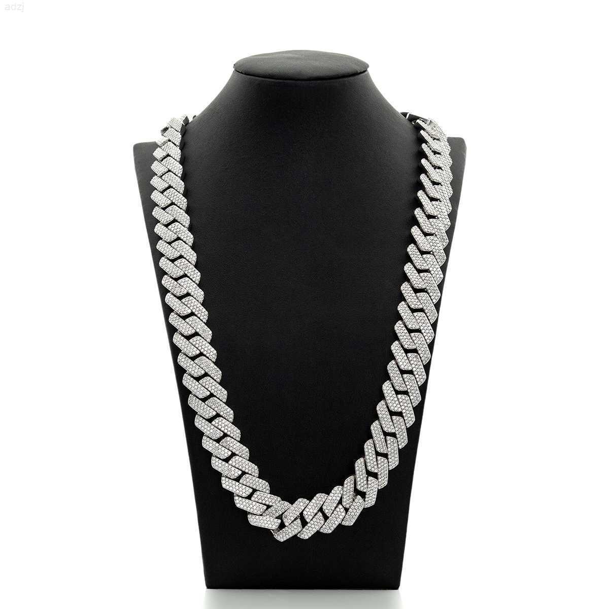 Hip Hop Jewelry 15mm 3 Row Bust Down Miami Iced Out Moissanite 14k Solid Gold Cuban Link Chain Necklace
Hip Hop Jewelry 15mm 3 Row Bust Down Miami Iced Out Moissanite 14k Solid Gold Cuban Link Chain Necklace