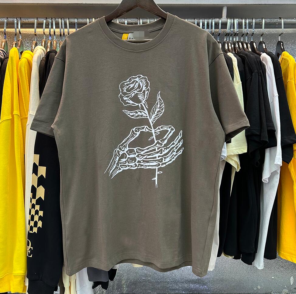 woen&Men' T-shirts Designer Galleryes depts Shirt Alphabet Print Trendy Trend Basic Casual Fashion Loose Short T-shirt Half Sleeve TeeS, Q111111
woen&Men' T-shirts Designer Galleryes depts Shirt Alphabet Print Trendy Trend Basic Casual Fashion Loose Short T-shirt Half Sleeve TeeS, Q111111