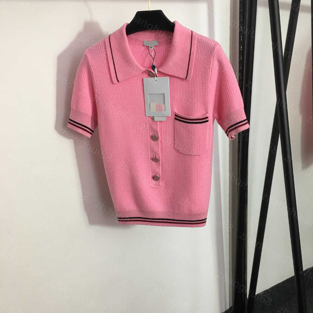 23ss Womens Knits womens designer clothing Striped single pocket Polo neck short-sleeved sweater top High quality womens clothes
23ss Womens Knits womens designer clothing Striped single pocket Polo neck short-sleeved sweater top High quality womens clothes