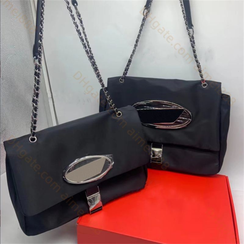 Top quality totes bags messenger bag Luxury designers nylon handbags woman classics Chain shoulder Cross body bags Metal Decoration Shoulders bag totes, Black
Top quality totes bags messenger bag Luxury designers nylon handbags woman classics Chain shoulder Cross body bags Metal Decoration Shoulders bag totes, Black