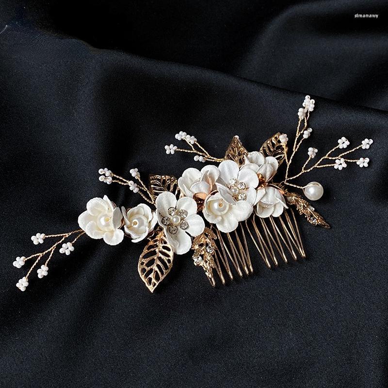 Hair Clips Bride's Comb White Flower Ornament Wedding Modeling Headdress Insert Bridesmaid Accessories
Hair Clips Bride's Comb White Flower Ornament Wedding Modeling Headdress Insert Bridesmaid Accessories