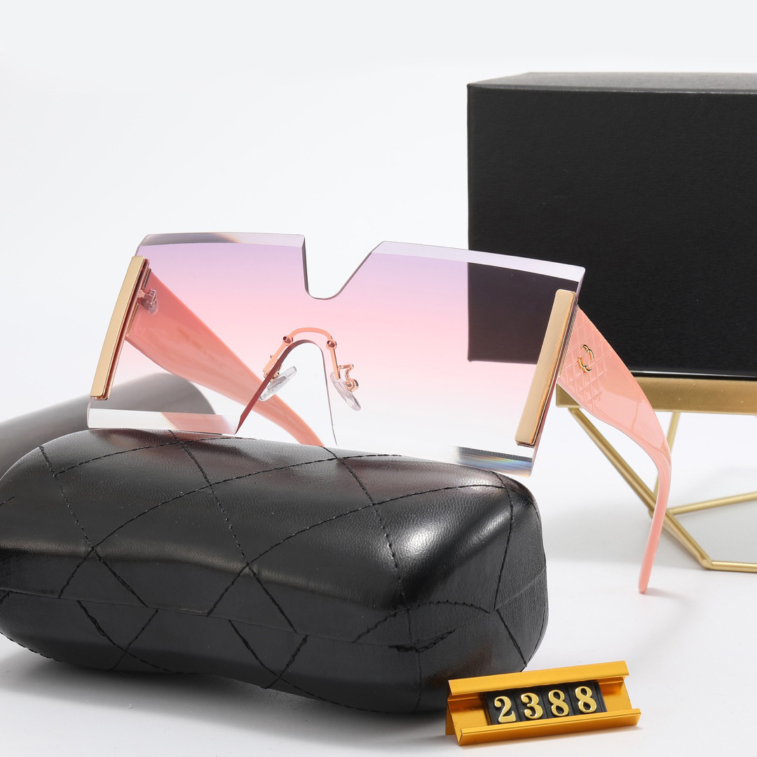 Designer Sunglasses Fashion High Quality Woman Sunglasses Summer Outdoor Beach Sunshade Classic Rectangular Goggles with Original Box
Designer Sunglasses Fashion High Quality Woman Sunglasses Summer Outdoor Beach Sunshade Classic Rectangular Goggles with Original Box