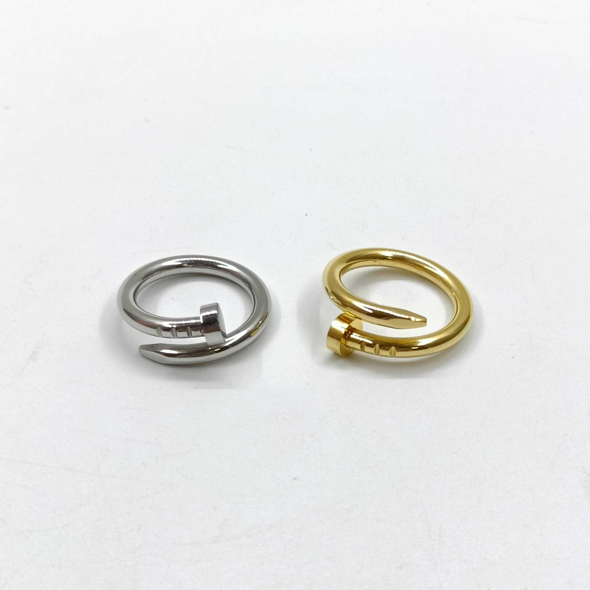 high-quality Individualized non-titanium steel card nail 18K gold ring titanium simple unisex plain
high-quality Individualized non-titanium steel card nail 18K gold ring titanium simple unisex plain