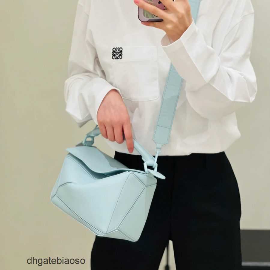 Puzzle Bags Outdoor Bag Glacier Girl Designer Loews Geometric Handbag Blue Spliced Large Capacity Unisex
Puzzle Bags Outdoor Bag Glacier Girl Designer Loews Geometric Handbag Blue Spliced Large Capacity Unisex