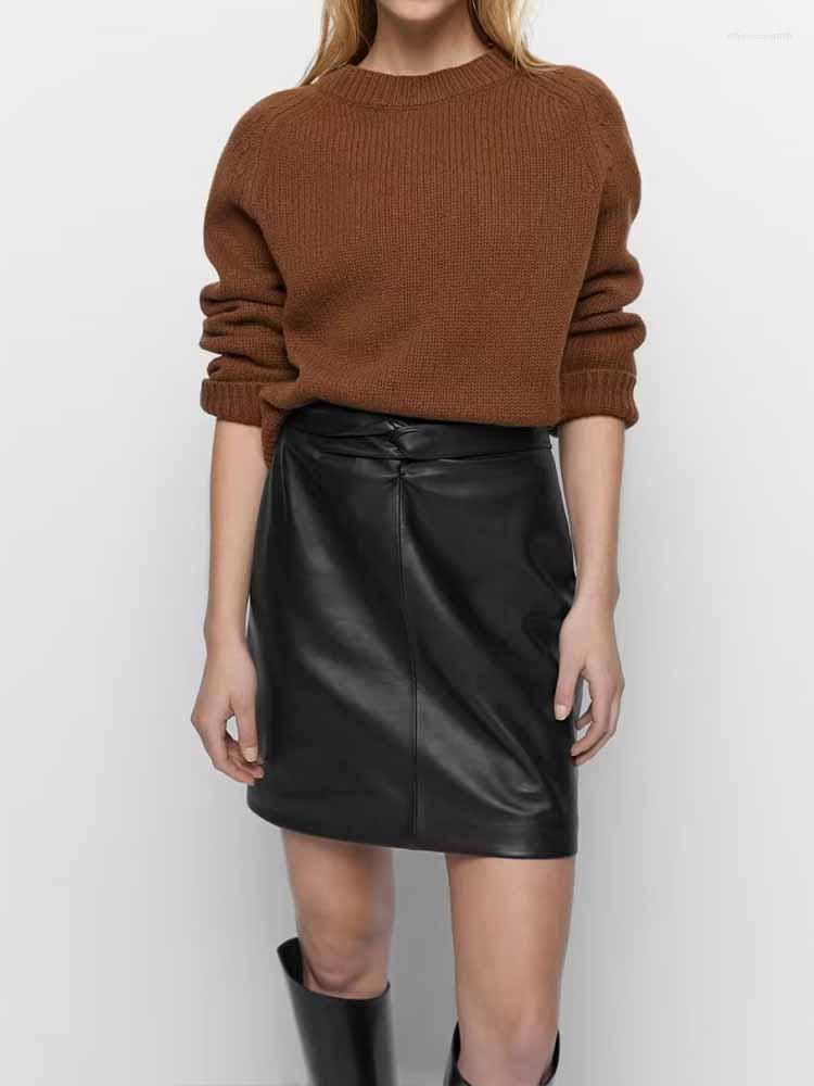 Skirts Women 2023 Fashion Knot Decoration Imitation Leather Slim Mini Skirt High Waist Back Zipper Female Mujer, Black
Skirts Women 2023 Fashion Knot Decoration Imitation Leather Slim Mini Skirt High Waist Back Zipper Female Mujer, Black
