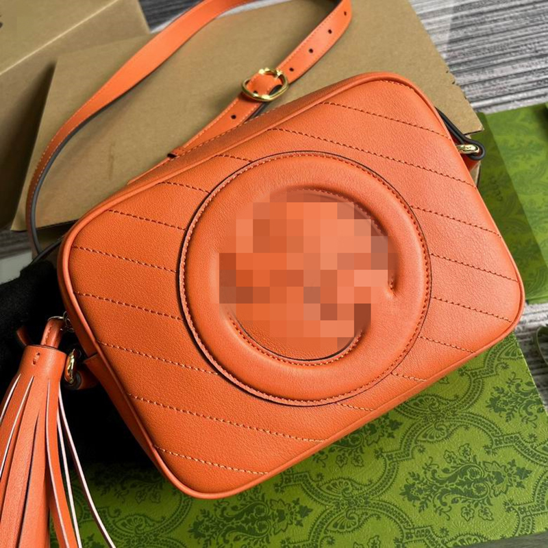 Hot luxurys designers Tassel Handbags bag Women Leather Soho Disco Shoulder Bag Fringed Messenger Purse Designer Crossbody Bags Walletl top quality, Blondie 21x15.5x5cm
Hot luxurys designers Tassel Handbags bag Women Leather Soho Disco Shoulder Bag Fringed Messenger Purse Designer Crossbody Bags Walletl top quality, Blondie 21x15.5x5cm