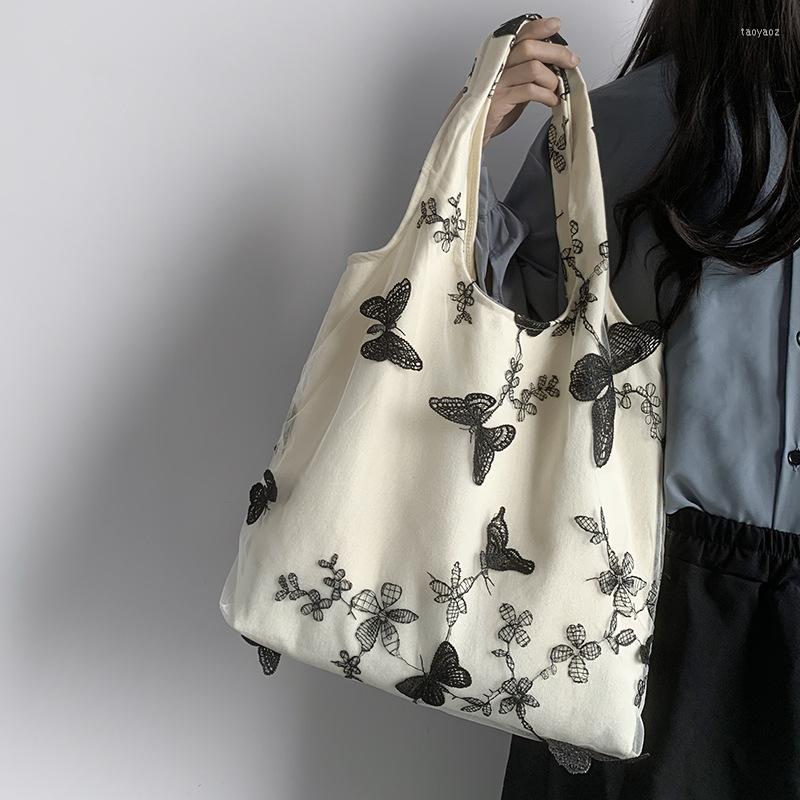 Evening Bags Shoulder Bag For Women 2023 Summer Embroidered Butterfly Lace Large Capacity Handbag Fashion Versatile Commuter Shopping, Black
Evening Bags Shoulder Bag For Women 2023 Summer Embroidered Butterfly Lace Large Capacity Handbag Fashion Versatile Commuter Shopping, Black