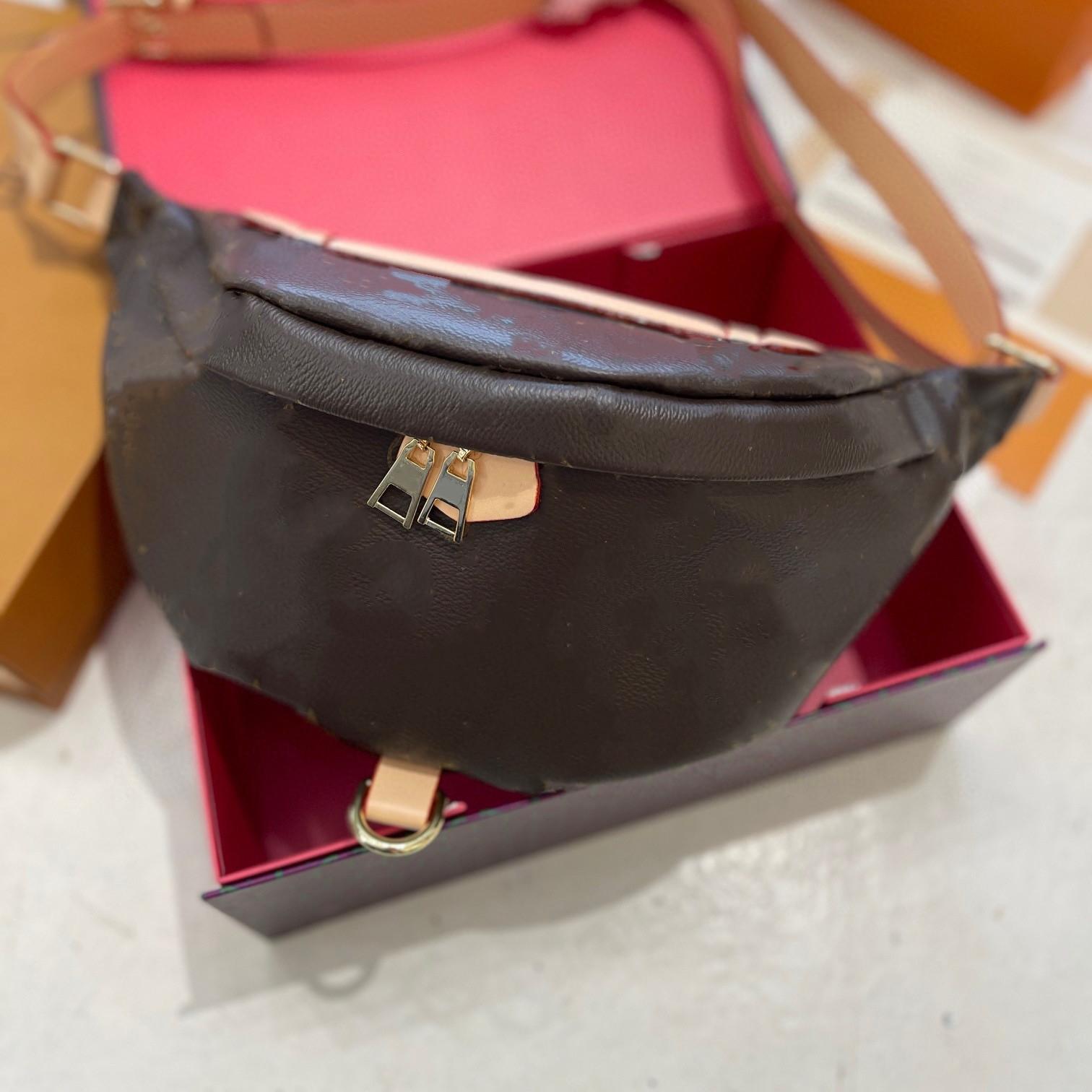 Luxury Designers Waist Bags Classic Fanny Pack Famous Style BumBag Handbags High Quality
Luxury Designers Waist Bags Classic Fanny Pack Famous Style BumBag Handbags High Quality