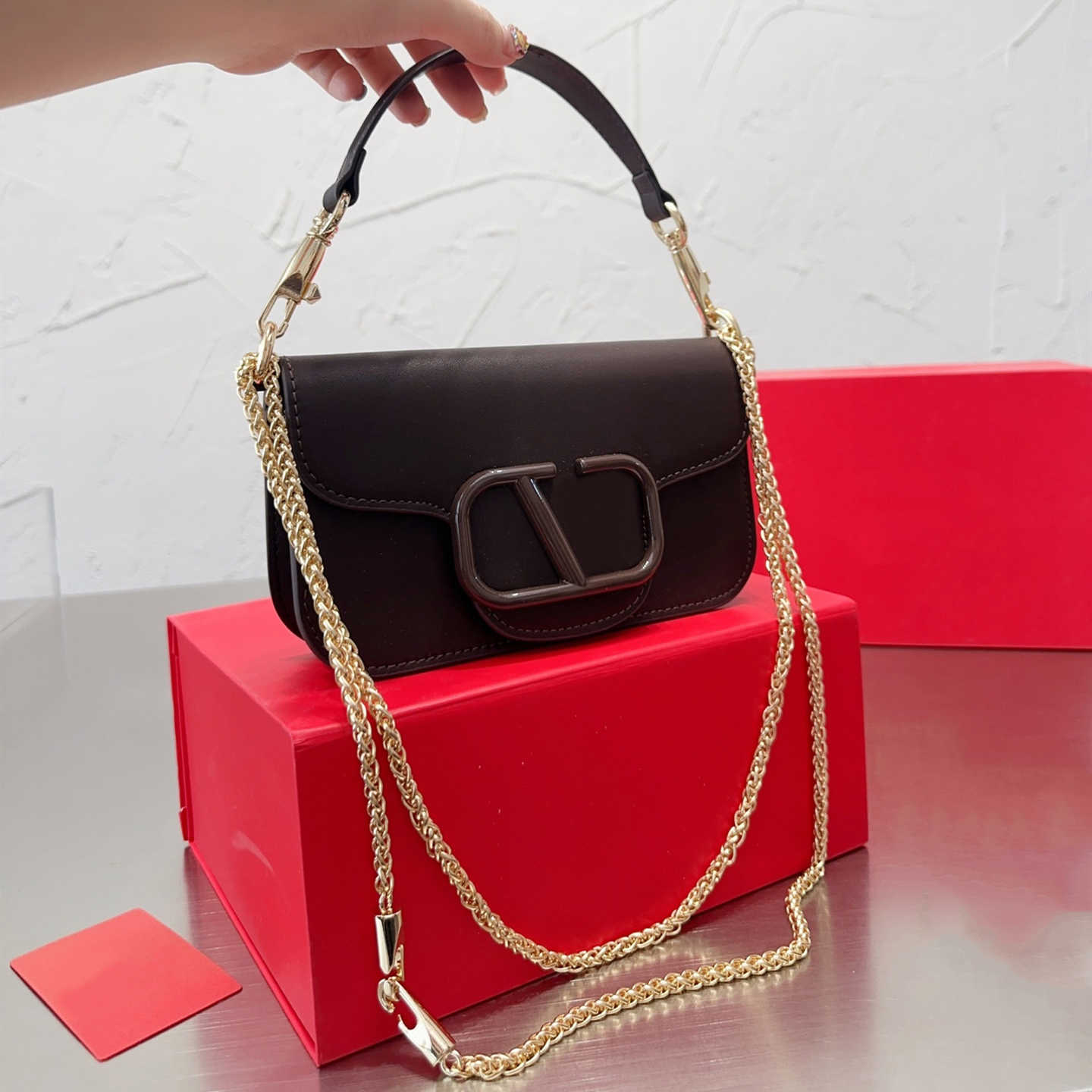 Classic Women Hand Chain Bag Fashion Evening Gown Crossbody Bag Top Designer Single Shoulder Oblique Bags Womens Leather Bags Purse, Style 1
Classic Women Hand Chain Bag Fashion Evening Gown Crossbody Bag Top Designer Single Shoulder Oblique Bags Womens Leather Bags Purse, Style 1