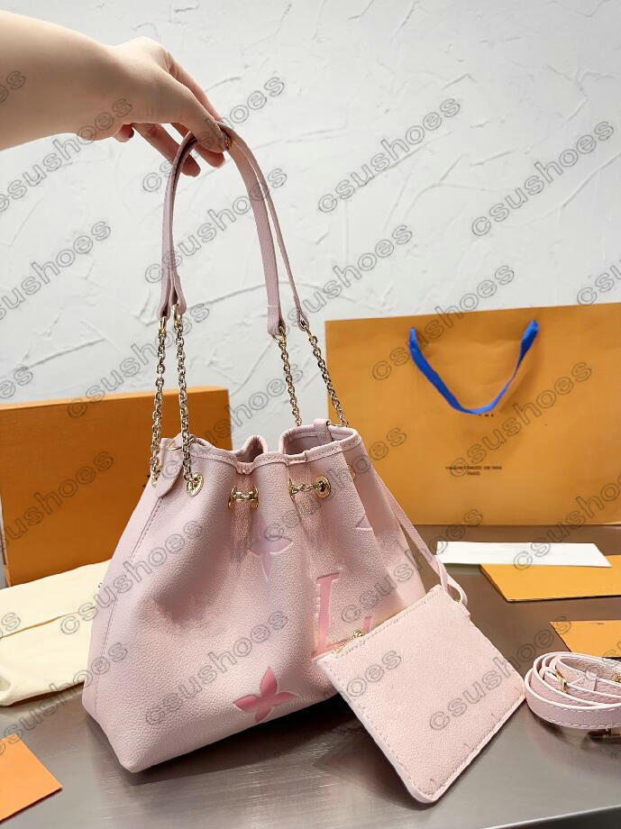 23ss BY THE POOL Summer Bundle Bucket Bag Degrade Series Womens Designer Drawstring Handbag With Removable Zipper Pouch Cross Body Chains Shoulder Bags M46545 46492
23ss BY THE POOL Summer Bundle Bucket Bag Degrade Series Womens Designer Drawstring Handbag With Removable Zipper Pouch Cross Body Chains Shoulder Bags M46545 46492