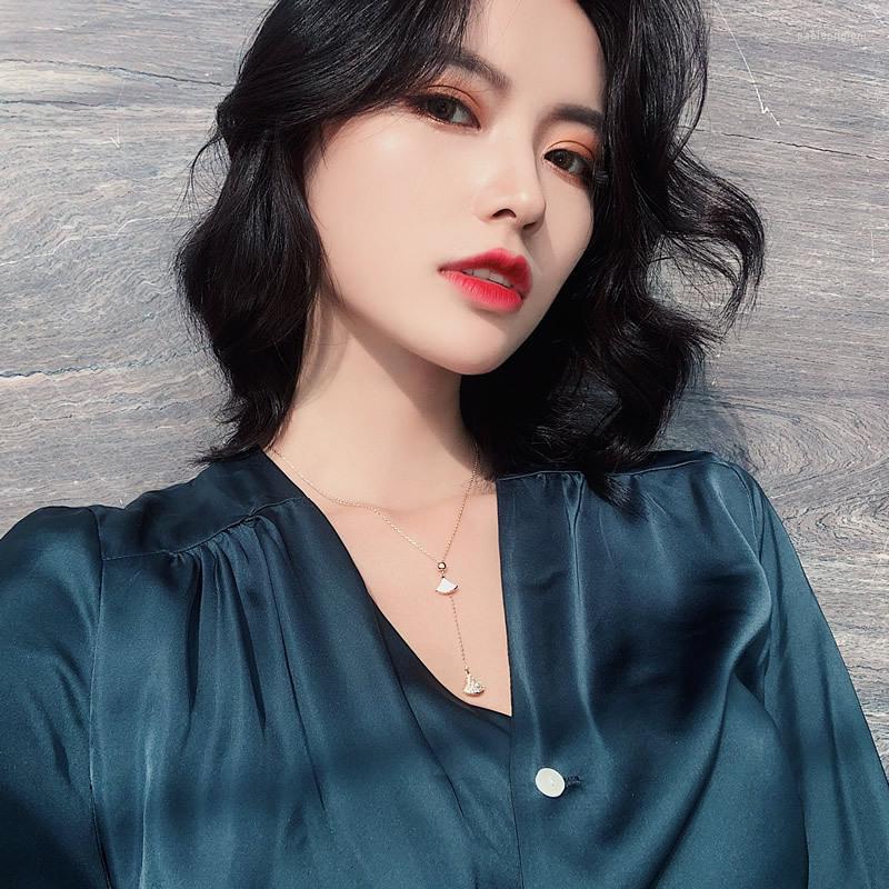 Pendant Necklaces Micro-inlaid Light Luxury Fan-shaped Necklace Korean Classic Clavicle Chain Adjustable Ladies Style
Pendant Necklaces Micro-inlaid Light Luxury Fan-shaped Necklace Korean Classic Clavicle Chain Adjustable Ladies Style