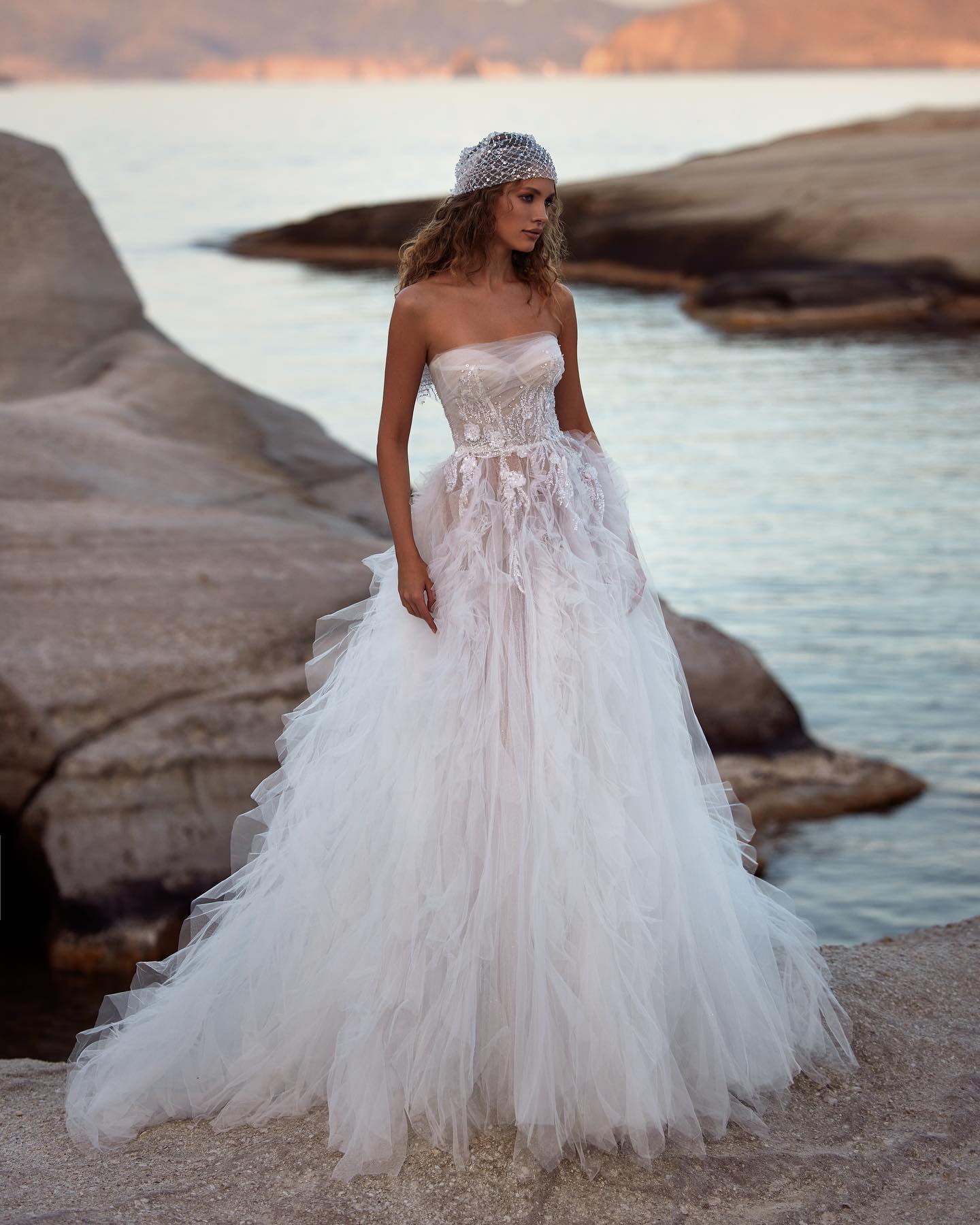 Boho Milla Nova A Line Dresses For Bride Strapless Tiered Skirt Wedding Dress Beads Floral Appliques Designer Bridal Gowns ppliques