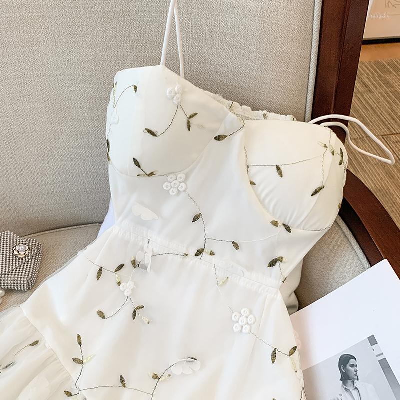 Casual Dresses Women Clothing Sling Dress Retro Romantic Fragmented Flower Slim Temperament Fluffy Skirt Design One Line Neck Waist Wrap, White
Casual Dresses Women Clothing Sling Dress Retro Romantic Fragmented Flower Slim Temperament Fluffy Skirt Design One Line Neck Waist Wrap, White