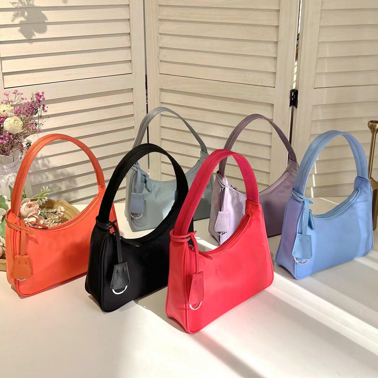 Shoulder bag desinger women nylon bags High Quality Womens Underarm Bag handbag fashion designers crossbody Compact temperament handbags classic luxury purse
Shoulder bag desinger women nylon bags High Quality Womens Underarm Bag handbag fashion designers crossbody Compact temperament handbags classic luxury purse