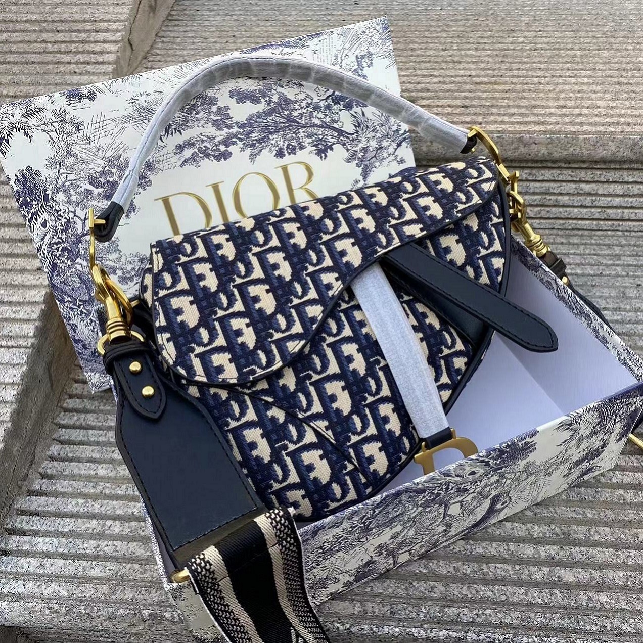 Handbag Saddles bag with Strap Designer Bag backpacks Tote Wallet magnetic Metal pendant Purses Top 5A Shoulder bags Womens Crossbody Handbags y1, #13
Handbag Saddles bag with Strap Designer Bag backpacks Tote Wallet magnetic Metal pendant Purses Top 5A Shoulder bags Womens Crossbody Handbags y1, #13