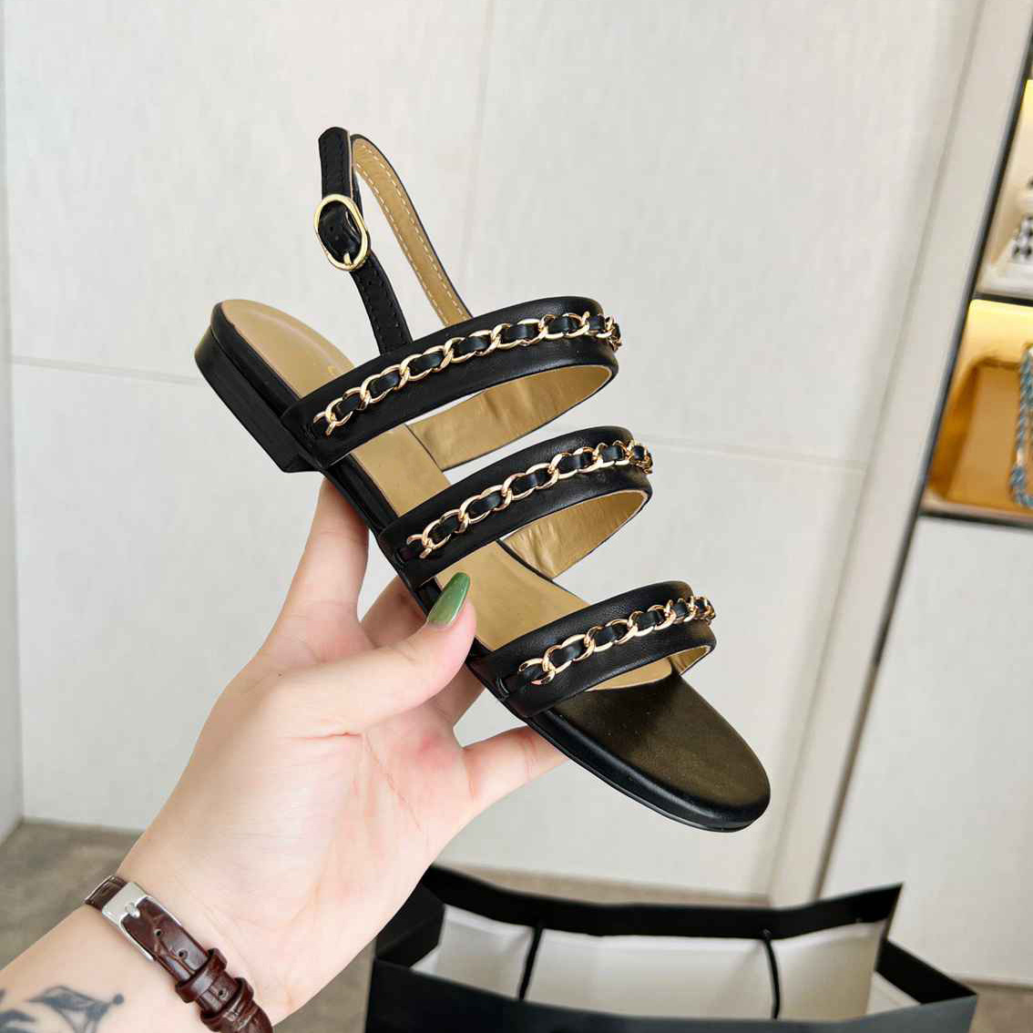 Designer Channel Sandals Woman Slipper Leather Low Heel Sandals Womens Ccity Slide Casual Shoes Women Platform Flip Flops sdgxvx
Designer Channel Sandals Woman Slipper Leather Low Heel Sandals Womens Ccity Slide Casual Shoes Women Platform Flip Flops sdgxvx