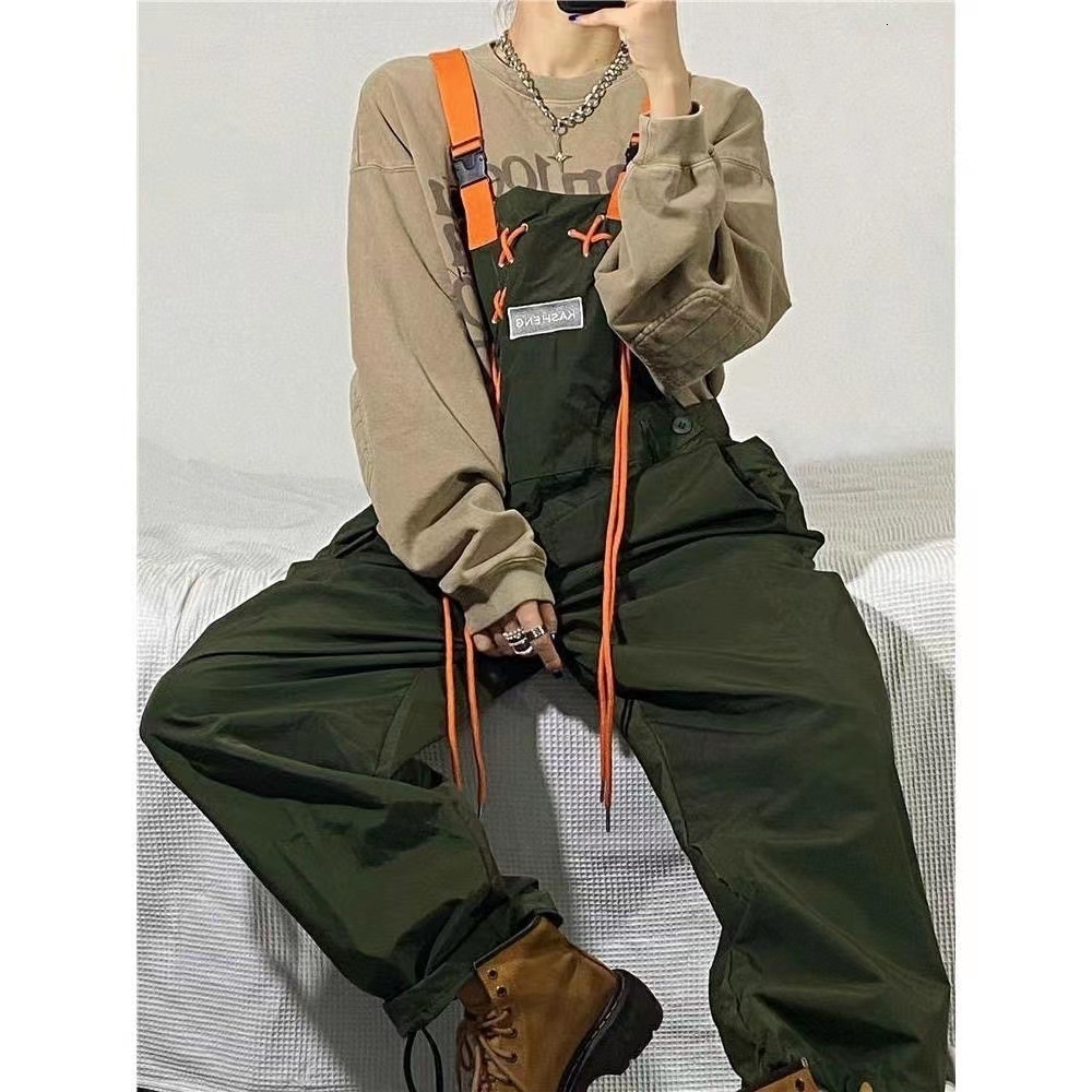 Men's Jeans Fashion Retro Army Green Work Suspenders American Streetwear Casual Pants Loose Trousers Romper Jumpsuit 230628
Men's Jeans Fashion Retro Army Green Work Suspenders American Streetwear Casual Pants Loose Trousers Romper Jumpsuit 230628