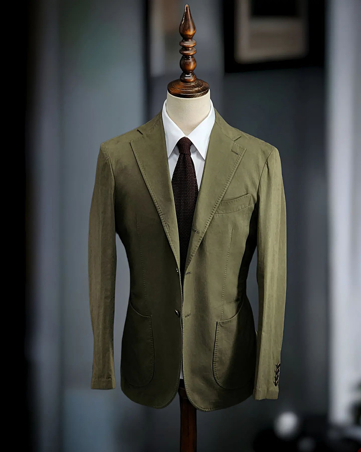 2023 Men Groom Tuxedos Slim Fit Peaked Lapel Business Formal Tuxedo Professional Grooms Wedding Dress Suit 2 Pieces Blazer Pants Costume Homme