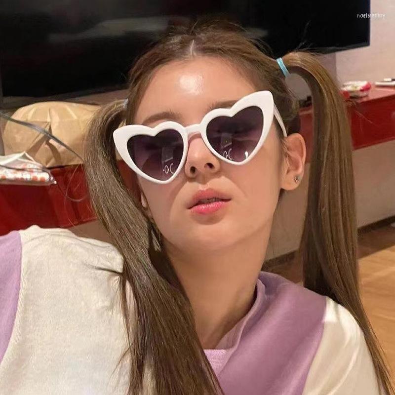 Sunglasses DYTYMJ Love Women Gradient Lens Eyeglasses Heart-shaped Punk Hip Hop Glasses For Gafas De Sol Mujer
Sunglasses DYTYMJ Love Women Gradient Lens Eyeglasses Heart-shaped Punk Hip Hop Glasses For Gafas De Sol Mujer