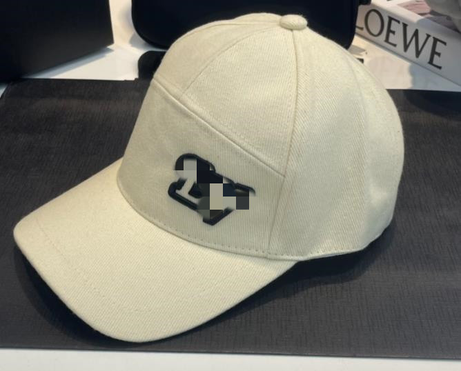 Personality letter baseball cap show face small tide face covering couple sport caps man
Personality letter baseball cap show face small tide face covering couple sport caps man