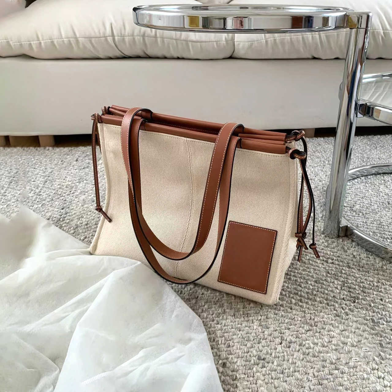 Luxurys Designers tote Shoulder totes fashion Shopping Bags ladies womens Canvas Genuine Leather famous Cross body Beach Bags Handbags Lady wallet Purses large, Black
Luxurys Designers tote Shoulder totes fashion Shopping Bags ladies womens Canvas Genuine Leather famous Cross body Beach Bags Handbags Lady wallet Purses large, Black