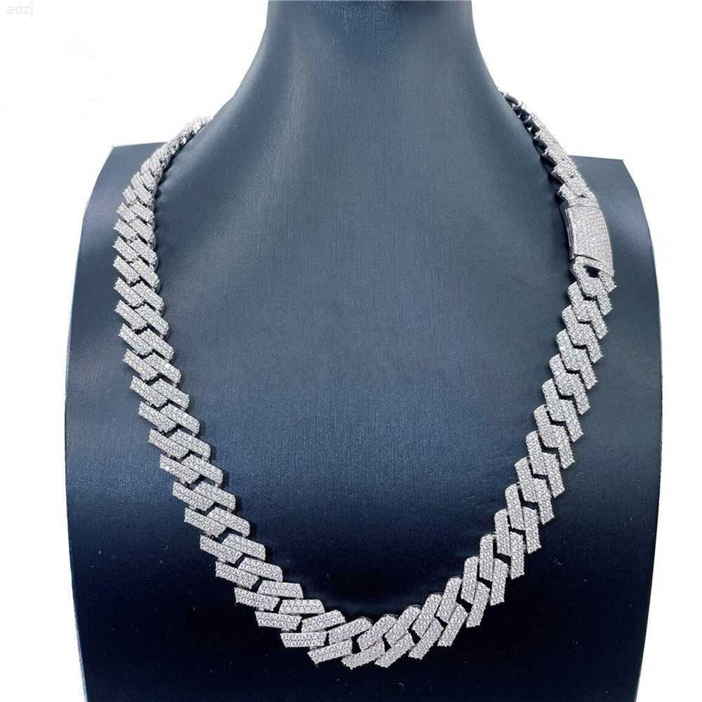 High Quality Buss Dowm 12mm 925 Silver 2 Rows Moissanite Iced Out Moissanite Cuban Link Chain Necklace
High Quality Buss Dowm 12mm 925 Silver 2 Rows Moissanite Iced Out Moissanite Cuban Link Chain Necklace