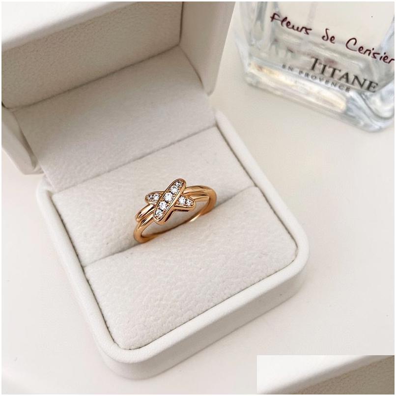 Cluster Rings Designer Ring For Women Classic Brand Fashion Trendy Rose Gold Diamond Couple Engagement Letter Holiday Gift Jewelry P Dh3Zm
Cluster Rings Designer Ring For Women Classic Brand Fashion Trendy Rose Gold Diamond Couple Engagement Letter Holiday Gift Jewelry P Dh3Zm