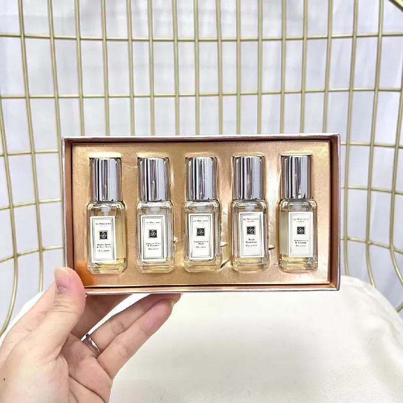 parfum cologne JOLondon Malone Perfume 9ML 5PCS SET suit Eau de Cologne Wild bluebell Lime Basil Mandarin English Pear Lasting Smell Fragran
parfum cologne JOLondon Malone Perfume 9ML 5PCS SET suit Eau de Cologne Wild bluebell Lime Basil Mandarin English Pear Lasting Smell Fragran