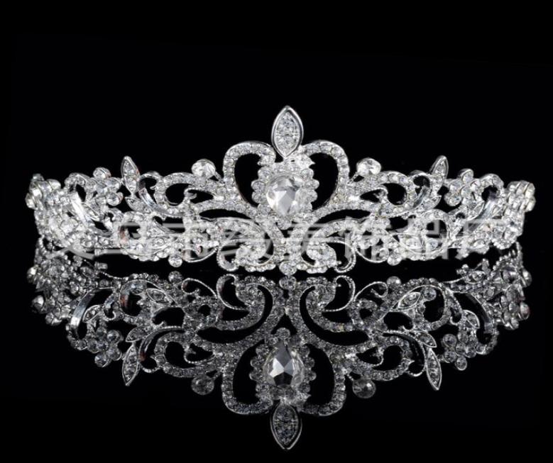 In Stock Shining Beaded Crystals Wedding Crowns 2015 Bridal Crystal Veil Tiara Crown Headband Hair Accessories Party Wedding Tiara3291147
In Stock Shining Beaded Crystals Wedding Crowns 2015 Bridal Crystal Veil Tiara Crown Headband Hair Accessories Party Wedding Tiara3291147