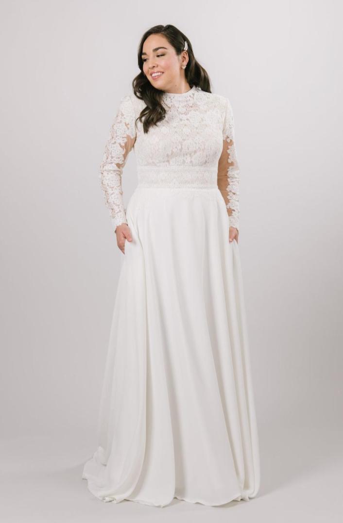 2020 Plus size Lace Chiffon Modest Wedding Dresses With Long Sleeves Vintage High Neck Elegant Modest Bridal Gowns With Pockets7919526, White
2020 Plus size Lace Chiffon Modest Wedding Dresses With Long Sleeves Vintage High Neck Elegant Modest Bridal Gowns With Pockets7919526, White