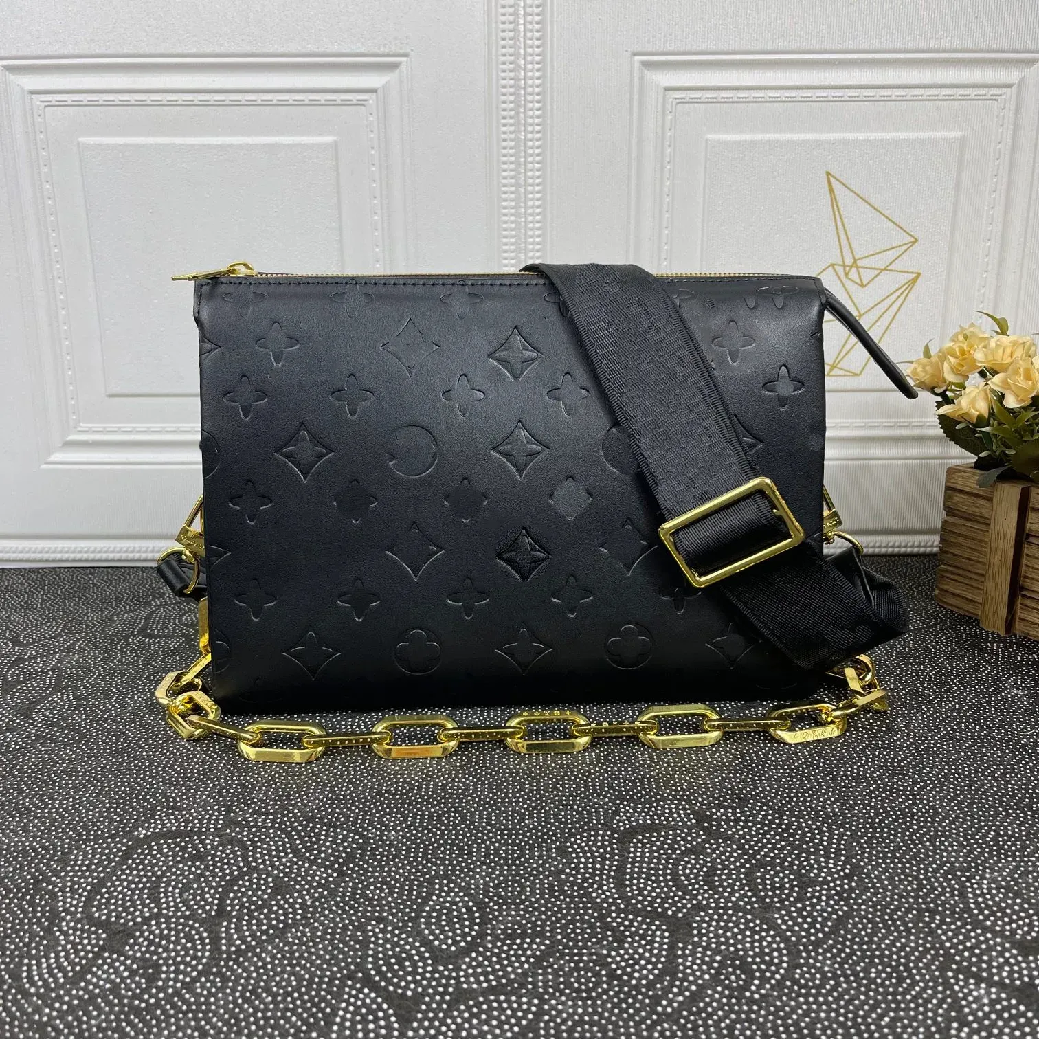 Genuine leather medium Multi funcito handbags Cosmetic bag Embossing COUSSIN Women Clutch hand bag Designers Women Colorful Monograms Pattern, Box 
Genuine leather medium Multi funcito handbags Cosmetic bag Embossing COUSSIN Women Clutch hand bag Designers Women Colorful Monograms Pattern, Box