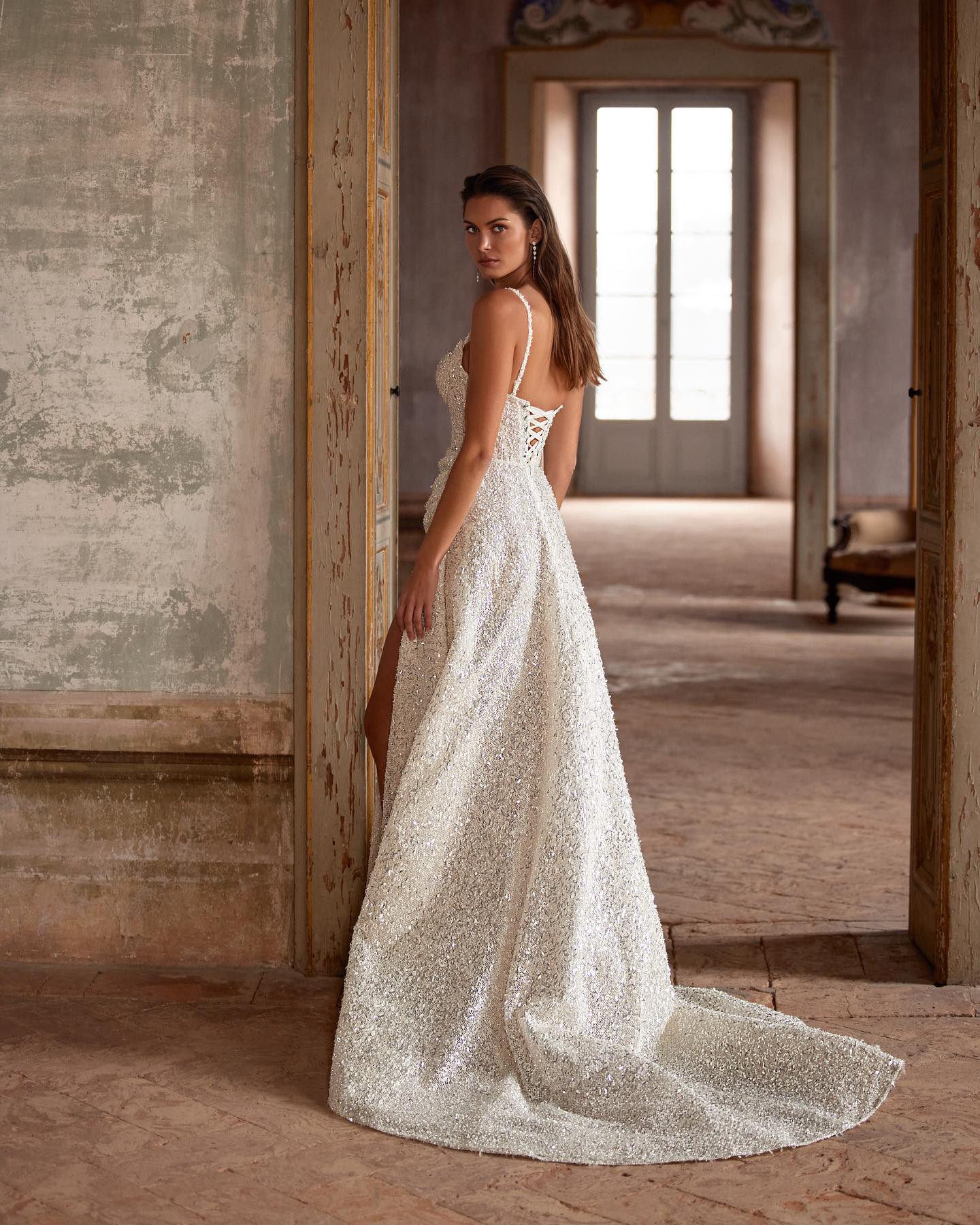 Milla Nova Sheath Dresses For Bride Glitter Sequins Spaghetti Wedding Dress Thigh Slit Robe De Mariee Lace Up Back Bridal Gowns 0515