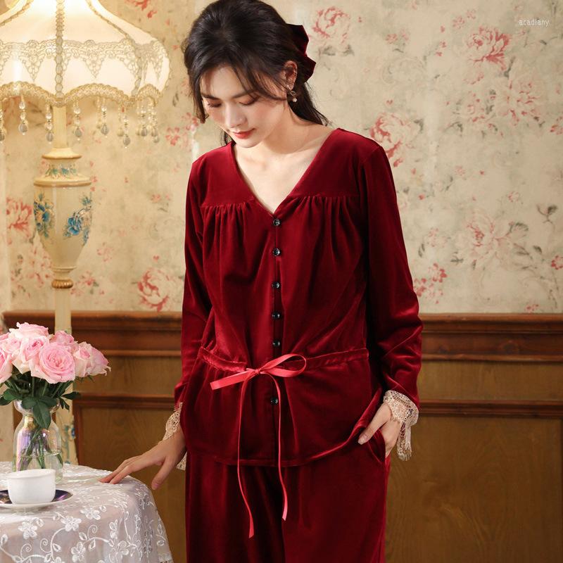 Women's Sleepwear Vintage Court Style Women's Pajamas Set Lace Long Sleeve Sexy V-neck Pijama Winter Warm Velour Homewear Lounge Pyjamas, Burgundy set
Women's Sleepwear Vintage Court Style Women's Pajamas Set Lace Long Sleeve Sexy V-neck Pijama Winter Warm Velour Homewear Lounge Pyjamas, Burgundy set