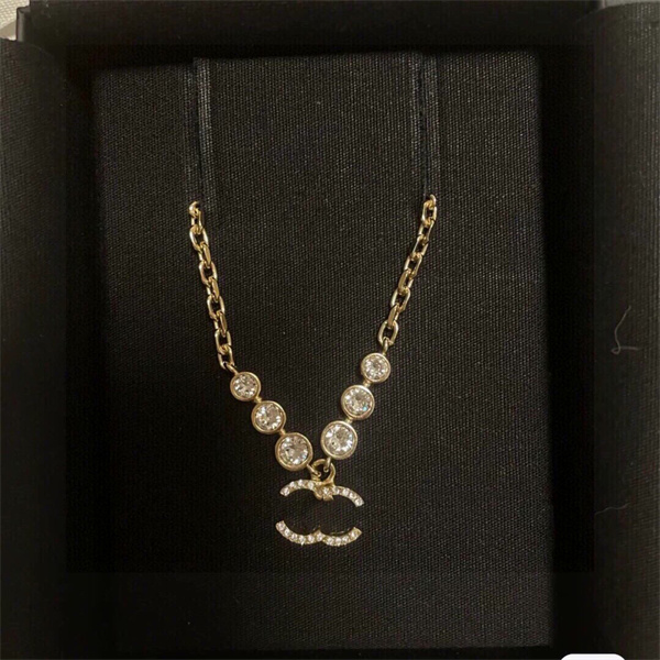 Top quality Double Letter Pendant gold Necklaces Designer CCity Crysatl Pearl Rhinestone Necklace Women Jewerlry Accessories 11
Top quality Double Letter Pendant gold Necklaces Designer CCity Crysatl Pearl Rhinestone Necklace Women Jewerlry Accessories 11