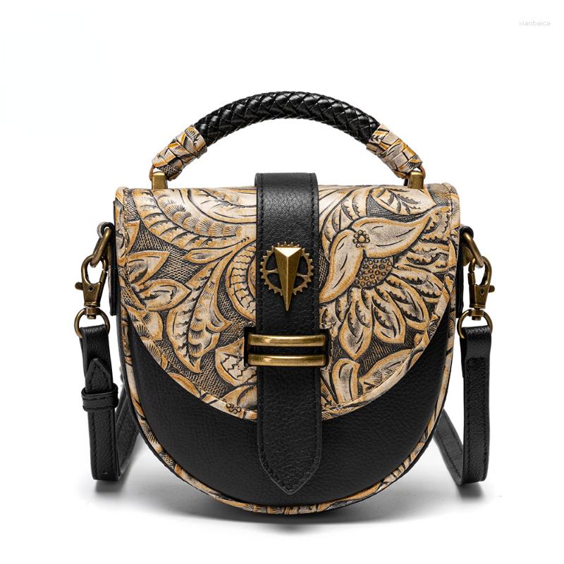 Evening Bags Chikage Vintage Fashion Mobile Phone Bag Niche Design PU Leather Women's Single Shoulder Personality Embossed Handbag, Black
Evening Bags Chikage Vintage Fashion Mobile Phone Bag Niche Design PU Leather Women's Single Shoulder Personality Embossed Handbag, Black