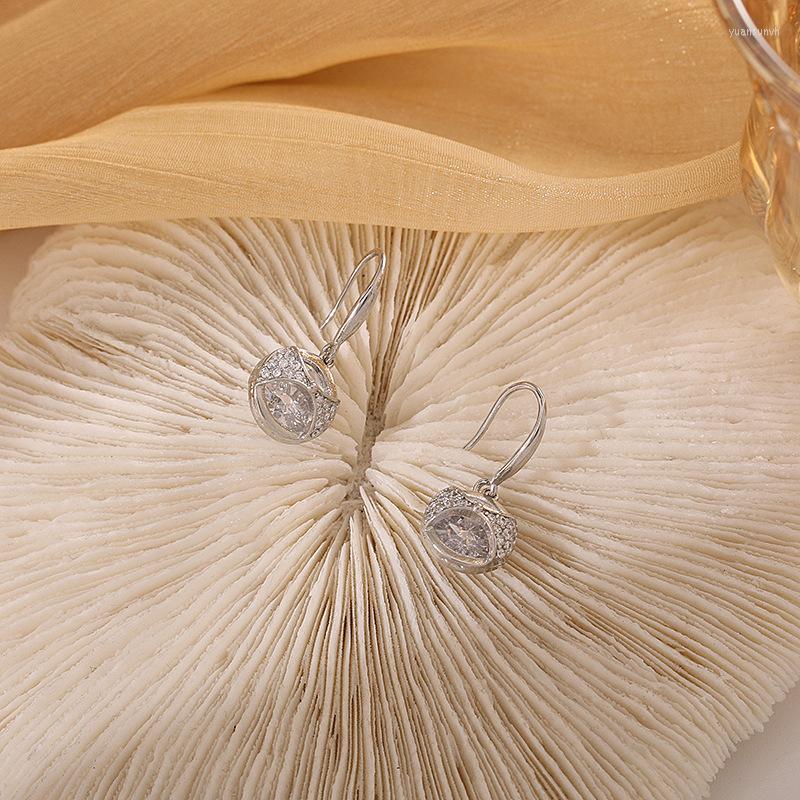 Stud Earrings Lolita Jewelry Round Zircon High-end Light Luxury Niche Temperament Net Red Ear Hook
Stud Earrings Lolita Jewelry Round Zircon High-end Light Luxury Niche Temperament Net Red Ear Hook
