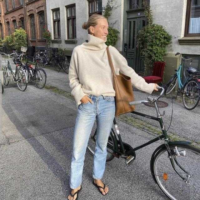 the row bag Women Designers Bags Luxurys The Row Tote Crossbody Leather Bucket Half Moon Bag Crescent Underarm Shoulder Purse 7LNA, Beige
the row bag Women Designers Bags Luxurys The Row Tote Crossbody Leather Bucket Half Moon Bag Crescent Underarm Shoulder Purse 7LNA, Beige