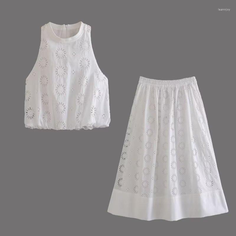 Women's Tracksuits Summer Women Embroidery Skirts Sets 2023 Causal Hollow Out Sleeveless O-neck Tops Elastic Waist A-Line Mid-Calf
Women's Tracksuits Summer Women Embroidery Skirts Sets 2023 Causal Hollow Out Sleeveless O-neck Tops Elastic Waist A-Line Mid-Calf