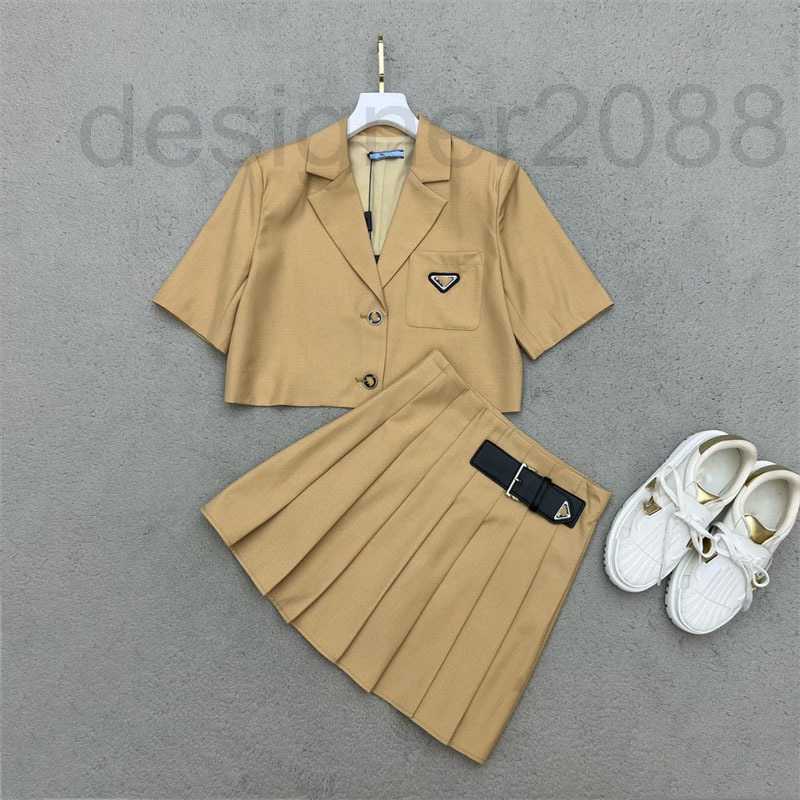 Two Piece Dress designer Summer new style temperament commuting fashion short Blazer pleated skirt suit women UF9A, Khaki3
Two Piece Dress designer Summer new style temperament commuting fashion short Blazer pleated skirt suit women UF9A, Khaki3