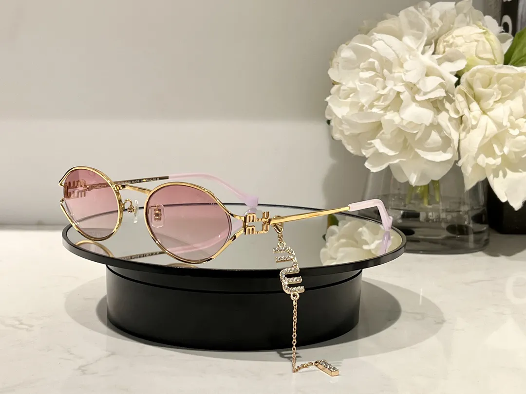 Beauty Vintage Inspired Protection Eyewear for Men and Women Luxury High Designer Sunglasses Pendant Miu Diamonds Glasses
Beauty Vintage Inspired Protection Eyewear for Men and Women Luxury High Designer Sunglasses Pendant Miu Diamonds Glasses