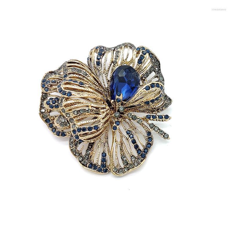 Brooches PD BROOCH 2023 Big Crystal Flower For Women Rhinestone Weddings Party Casual Pins Gifts
Brooches PD BROOCH 2023 Big Crystal Flower For Women Rhinestone Weddings Party Casual Pins Gifts