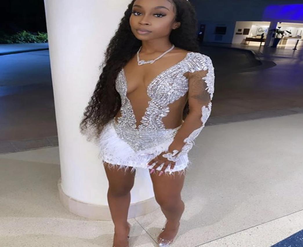 Sparkly Crystals Beaded White Feather Black Girls Short Prom Dresses 2023 Luxury Sheer Long Sleeve Birthday Party Gowns6753471, Red
Sparkly Crystals Beaded White Feather Black Girls Short Prom Dresses 2023 Luxury Sheer Long Sleeve Birthday Party Gowns6753471, Red