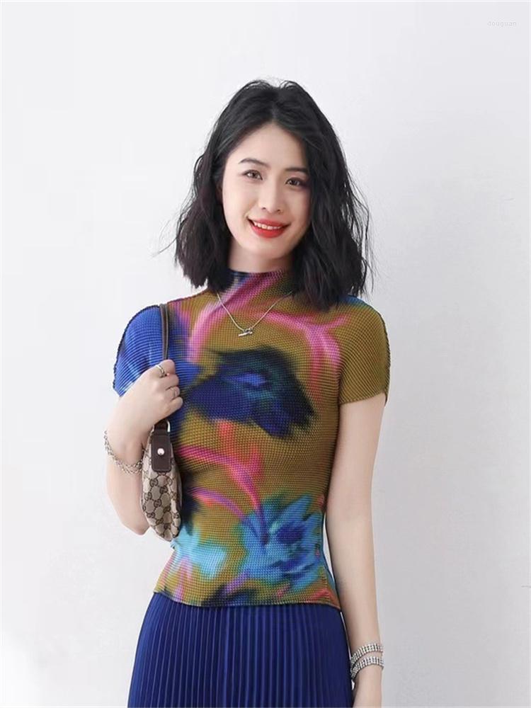 

Women's T Shirts Miyake Style Printed Half Turtleneck Short-Sleeved Top Women2023 Summer Fashion Slim Fit Corn Pleated Bottoming T-shirts, The picture color1