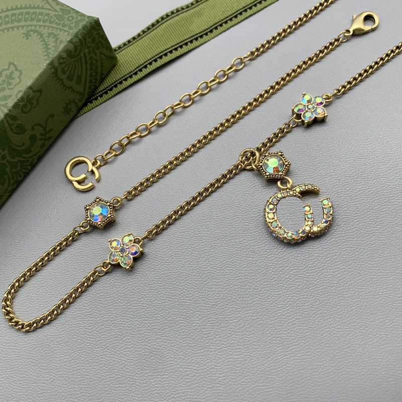 Pendant Necklaces Women Designer Jewelry Womens Necklace Letters With Diamonds Accessories Designers Gold Chain D2306281F