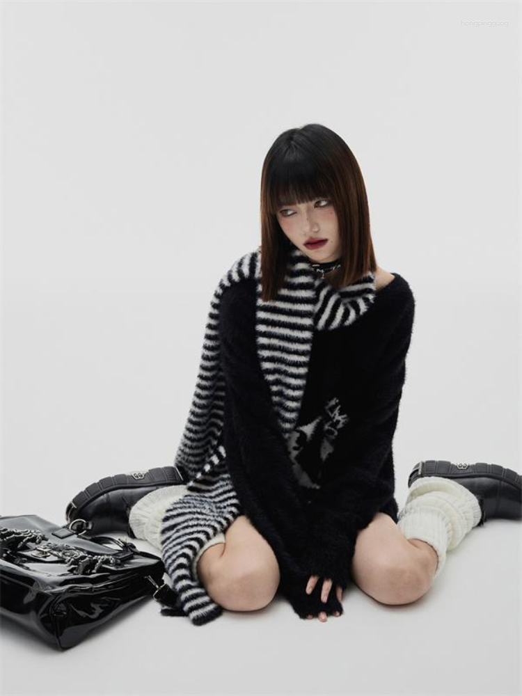 Women' Sweaters Y2k 2023 Autumn V Neck Pullover Womens Harajuku Vintage Oversized Knitted Mohair Streetwear Skull Printed Pull Femme, Scarf only
Women' Sweaters Y2k 2023 Autumn V Neck Pullover Womens Harajuku Vintage Oversized Knitted Mohair Streetwear Skull Printed Pull Femme, Scarf only