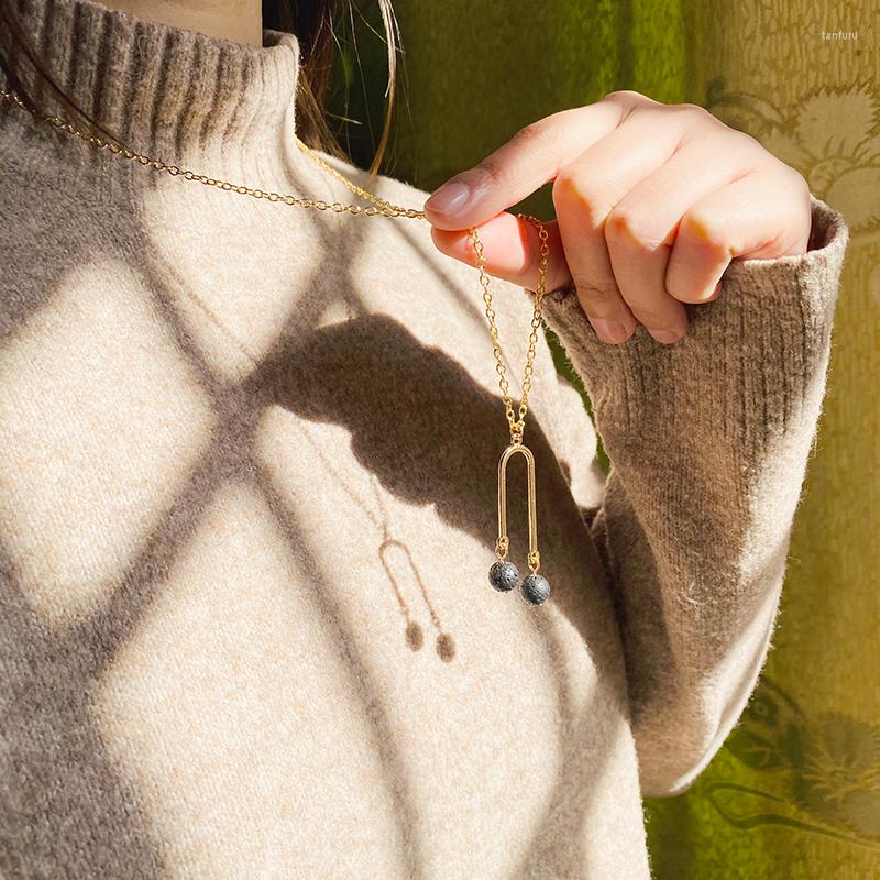 Pendant Necklaces Irregular Saddle Lava Stone Essential Oil Diffuser Necklace 8mm Aroma Sweater Chain
Pendant Necklaces Irregular Saddle Lava Stone Essential Oil Diffuser Necklace 8mm Aroma Sweater Chain