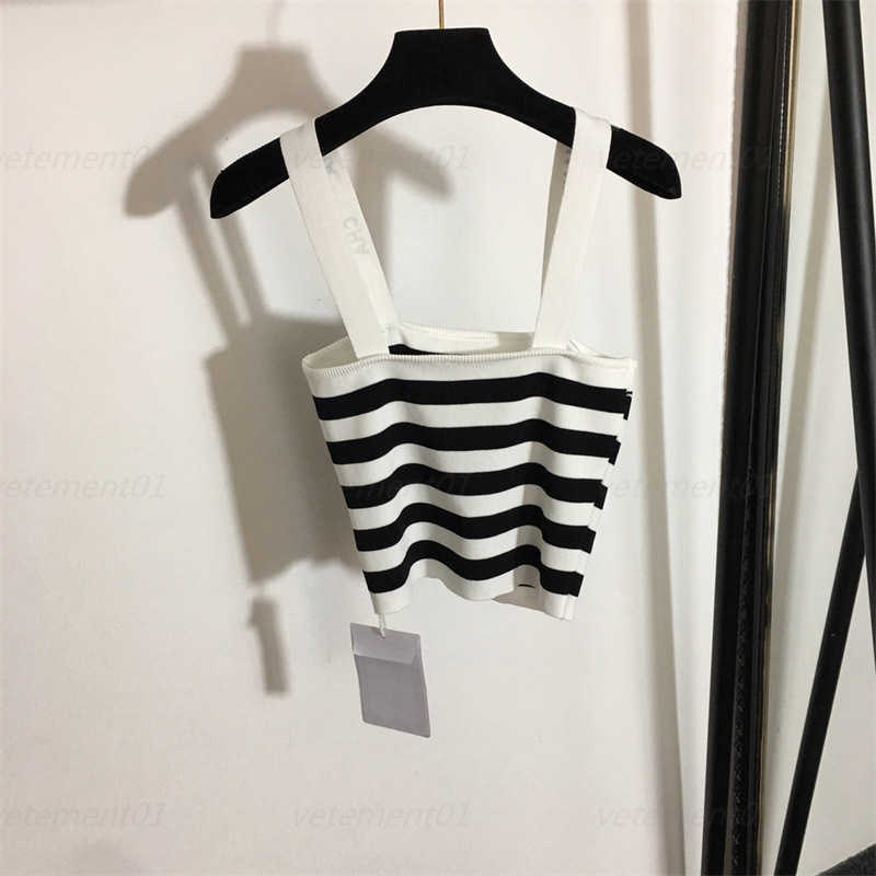 Designer Swim Tank Top Summer Sexy Women Small Fragrant Style Black White Stripes Color Blocking Knitted Camisole Tank Tops For Womens
Designer Swim Tank Top Summer Sexy Women Small Fragrant Style Black White Stripes Color Blocking Knitted Camisole Tank Tops For Womens
