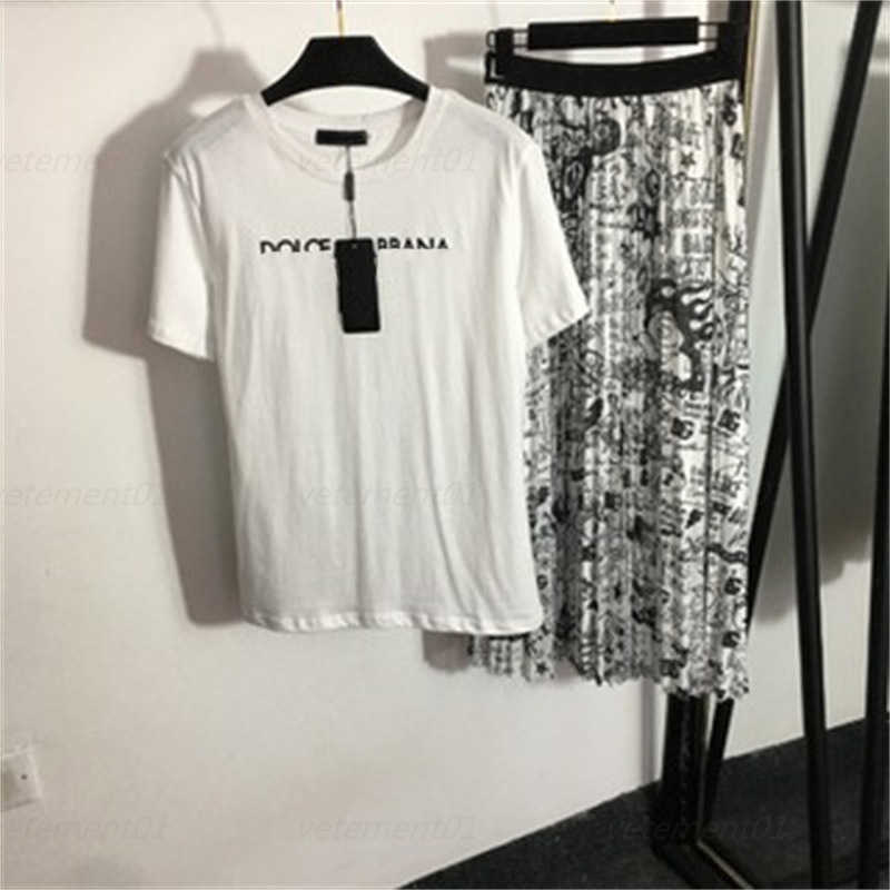 Classic Fashion Woman T Shirt Two Piece Set Summer Suit Letter Print Cotton Short-sleeved Tshirt High Waist Pleated Half Skirts Sets White Black Two Color Size S- 0607
Classic Fashion Woman T Shirt Two Piece Set Summer Suit Letter Print Cotton Short-sleeved Tshirt High Waist Pleated Half Skirts Sets White Black Two Color Size S- 0607