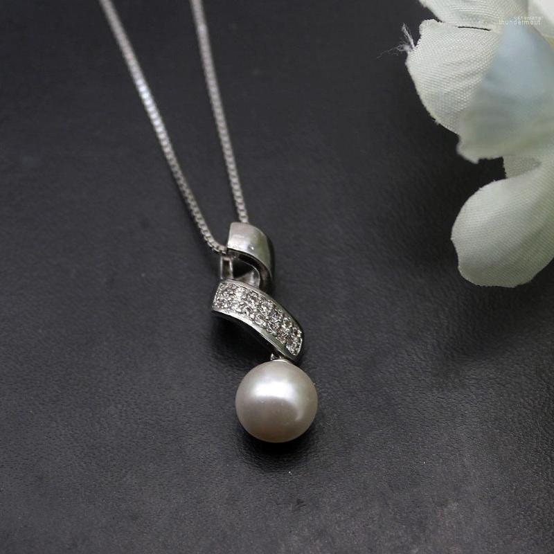 Chains Hermosa Special Queen Natural White Pearl Silver Color Charms Pendant Chain Necklace 20 Inch
Chains Hermosa Special Queen Natural White Pearl Silver Color Charms Pendant Chain Necklace 20 Inch